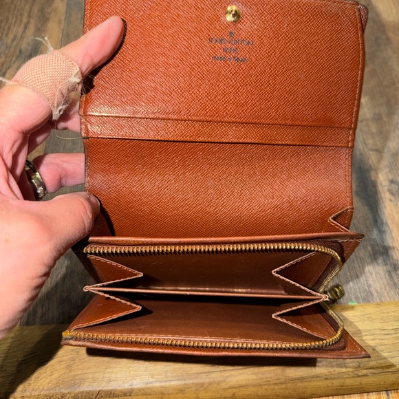 Louis Vuitton Dark Brown Monogram Women’s Wallet - Picture 5 of 9